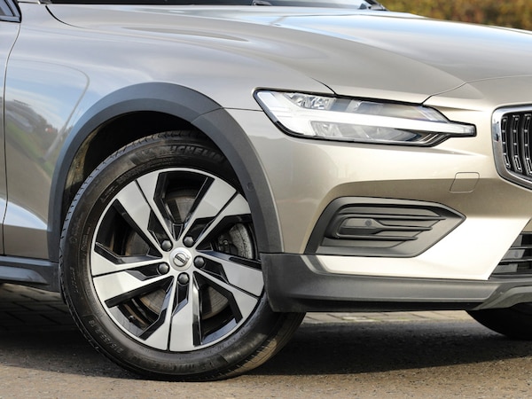 Used Volvo V60 2021 for sale - 76238196: Photo 9