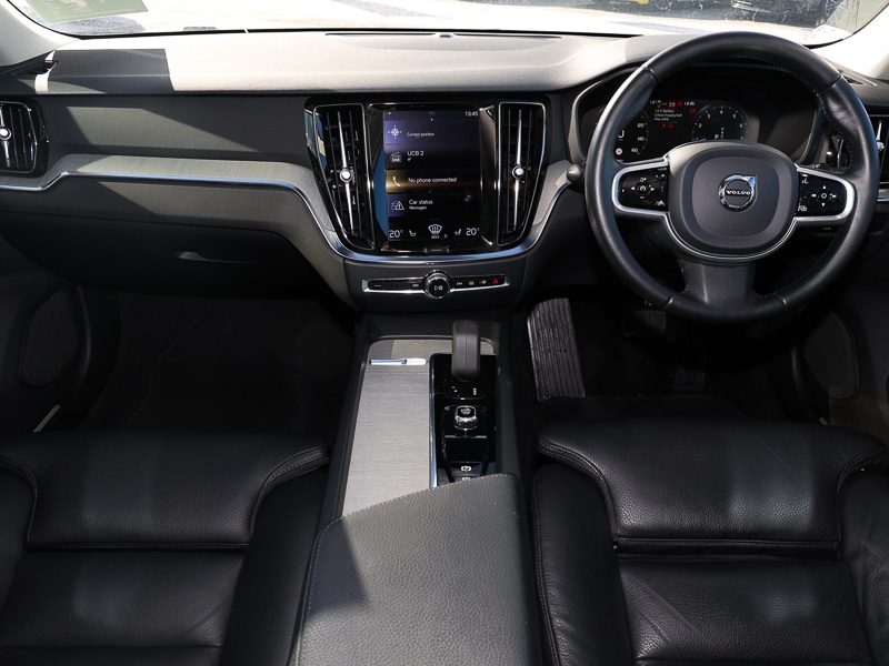 Used Volvo V60 2021 for sale - 78125539: Photo 2