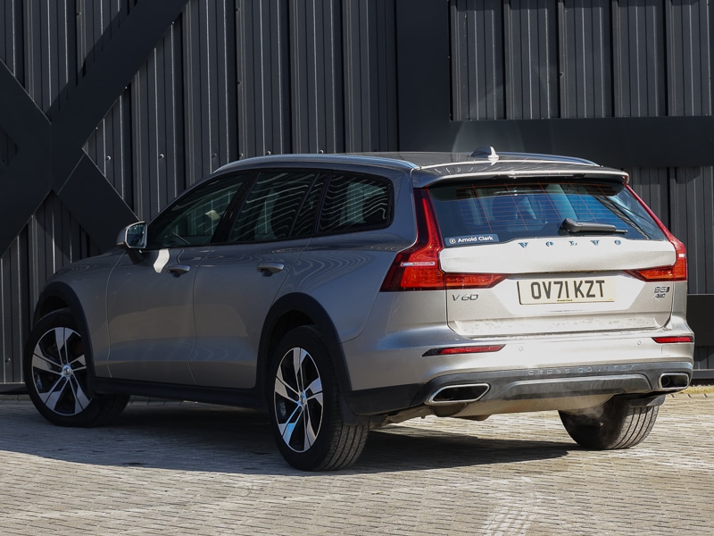 Used Volvo V60 2021 for sale - 78125539: Photo 3