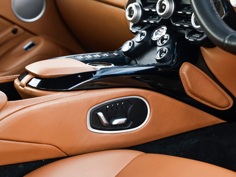 Used Aston Martin Vantage 2018 for sale - 77531150: Photo 19