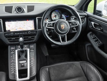 Used Porsche Macan 2020 for sale - 77012617: Photo