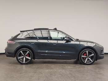 Used Porsche Macan 2023 for sale - 78252947: Photo