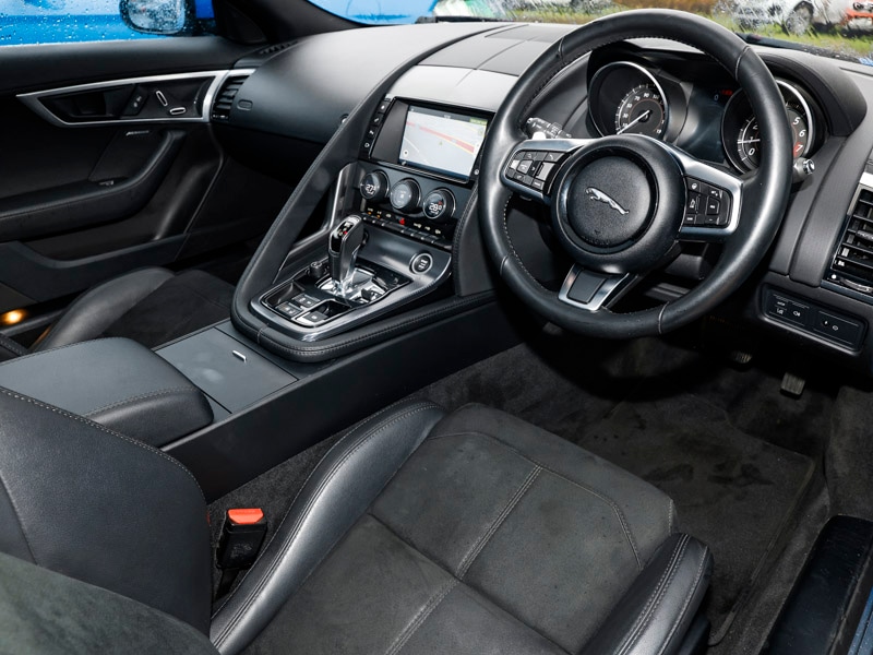 Used Jaguar F-Type 2017 for sale - 76571650: Photo 2