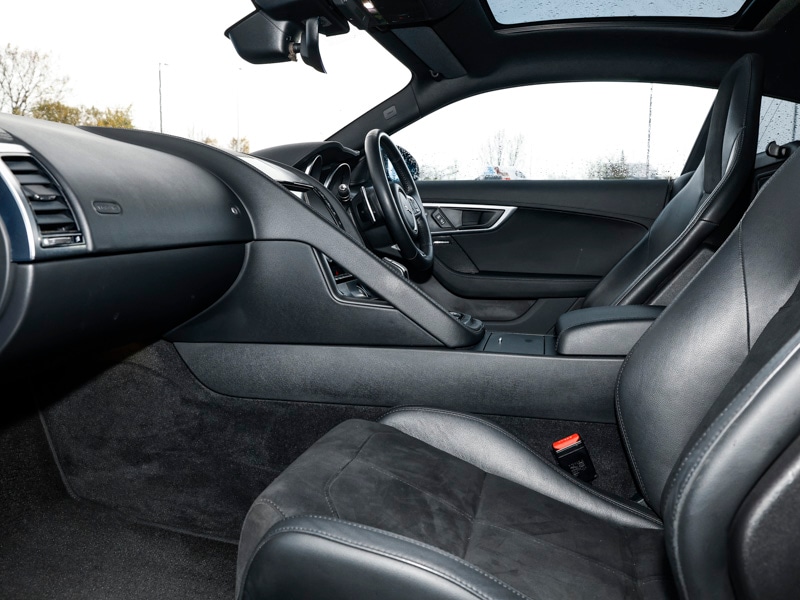 Used Jaguar F-Type 2017 for sale - 76571650: Photo 5