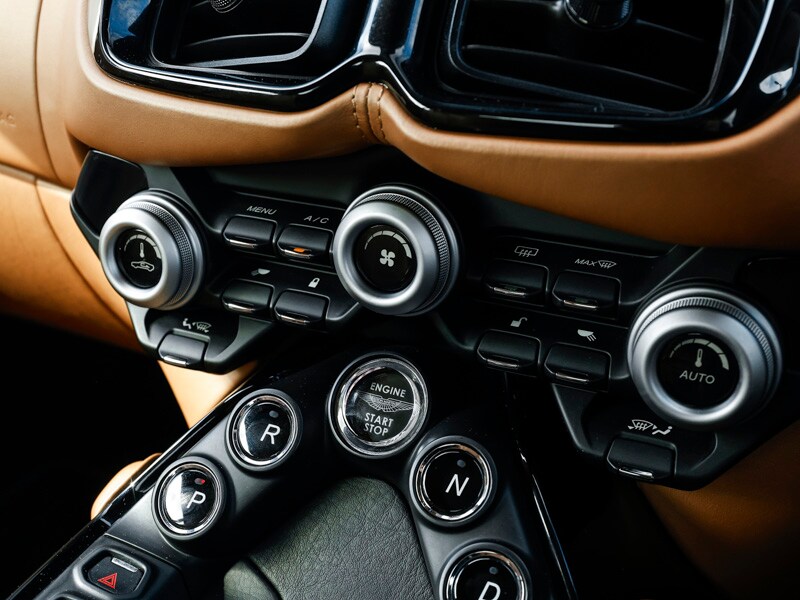 Used Aston Martin V8 2018 for sale - 76619115: Photo 17