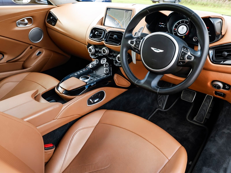 Used Aston Martin V8 2018 for sale - 76619115: Photo 2