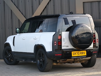 Used Land Rover Defender 2020 for sale - 78054656: Photo