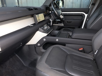 Used Land Rover Defender 2020 for sale - 78054656: Photo