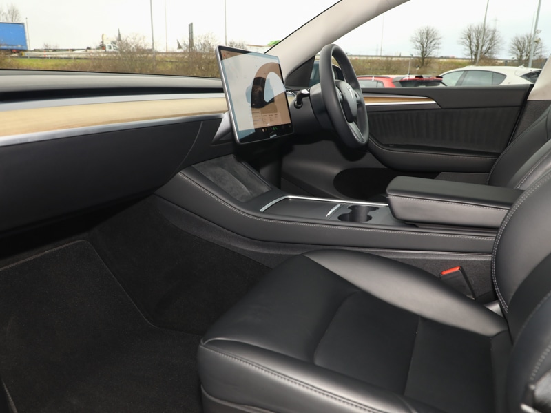 Used Tesla Model Y 2023 for sale - 77623216: Photo 2