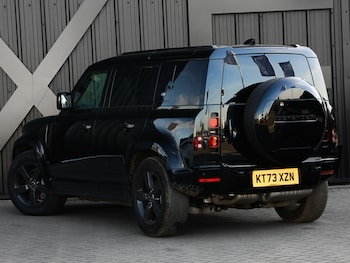 Used Land Rover Defender 2023 for sale - 79492893: Photo