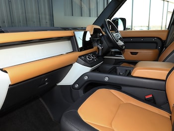 Used Land Rover Defender 2023 for sale - 79492893: Photo