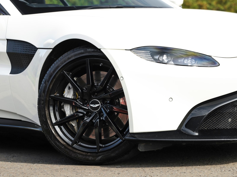 Used Aston Martin Vantage 2019 for sale - 76683608: Photo 9