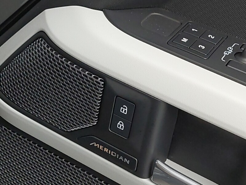 Used Land Rover Defender 2023 for sale - 77580050: Photo 17