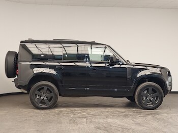 Used Land Rover Defender 2023 for sale - 77580050: Photo