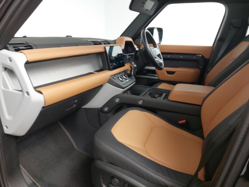 Used Land Rover Defender 2023 for sale - 77580050: Photo 7