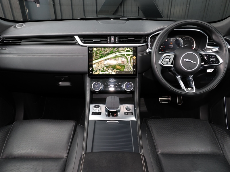 Used Jaguar F-Pace 2022 for sale - 77767536: Photo 2