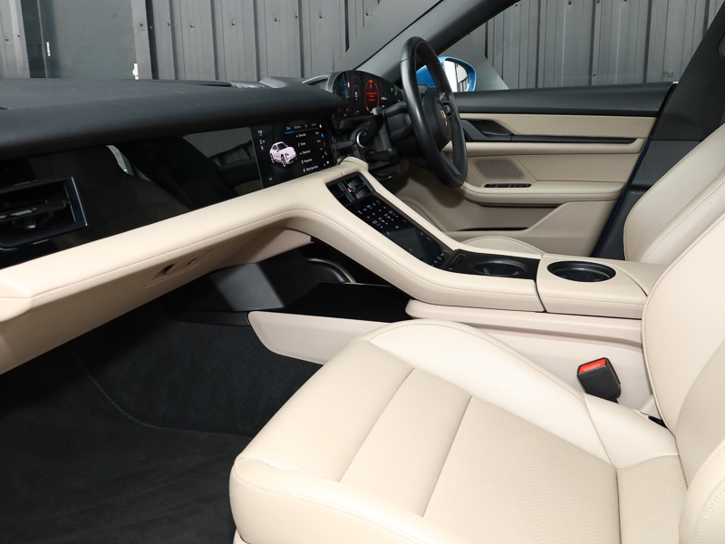 Used Porsche Taycan 2021 for sale - 78225247: Photo 2