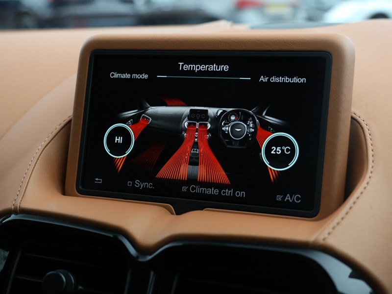 Used Aston Martin Vantage 2018 for sale - 78023343: Photo 10