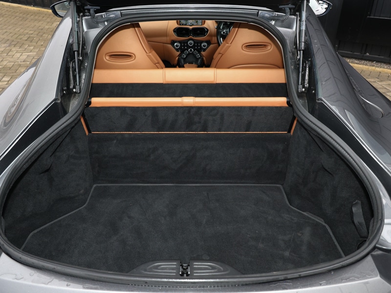 Used Aston Martin Vantage 2018 for sale - 78023343: Photo 18