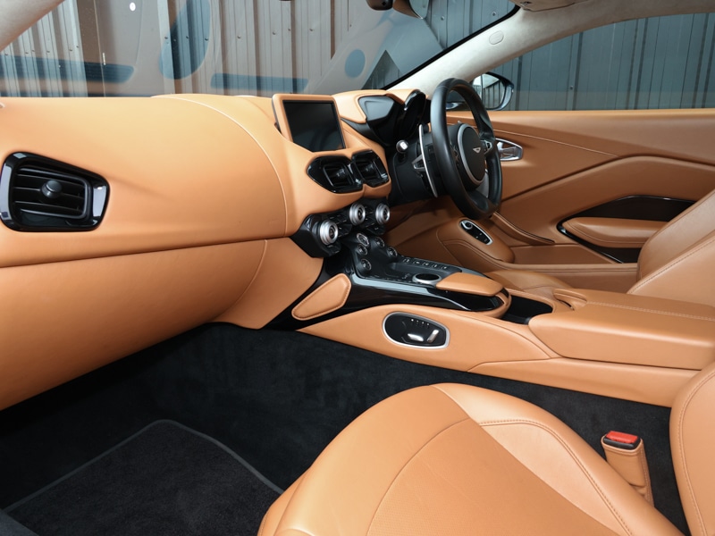 Used Aston Martin Vantage 2018 for sale - 78023343: Photo 2