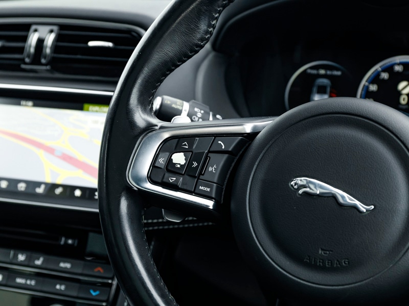 Used Jaguar F-Pace 2017 for sale - 76451206: Photo 12