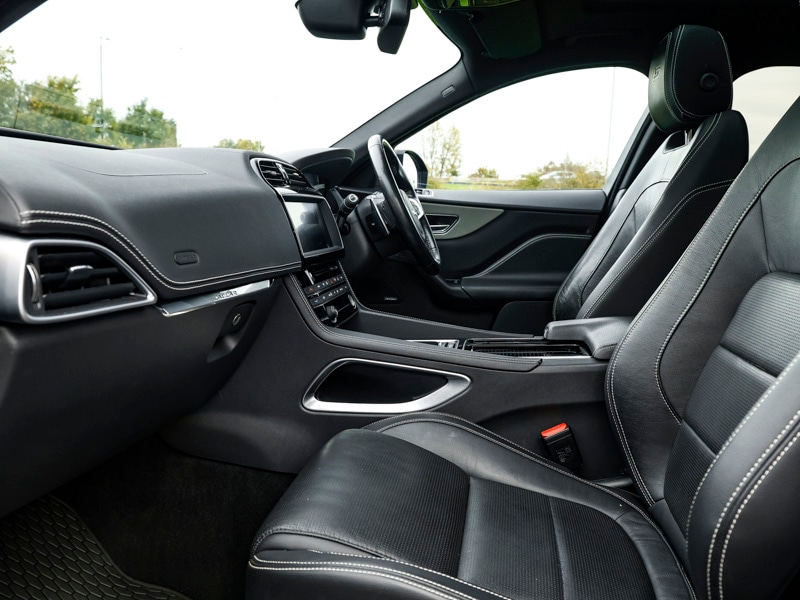 Used Jaguar F-Pace 2017 for sale - 76451206: Photo 5