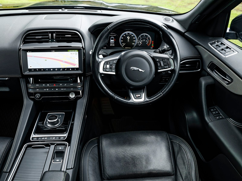 Used Jaguar F-Pace 2017 for sale - 76451206: Photo 7