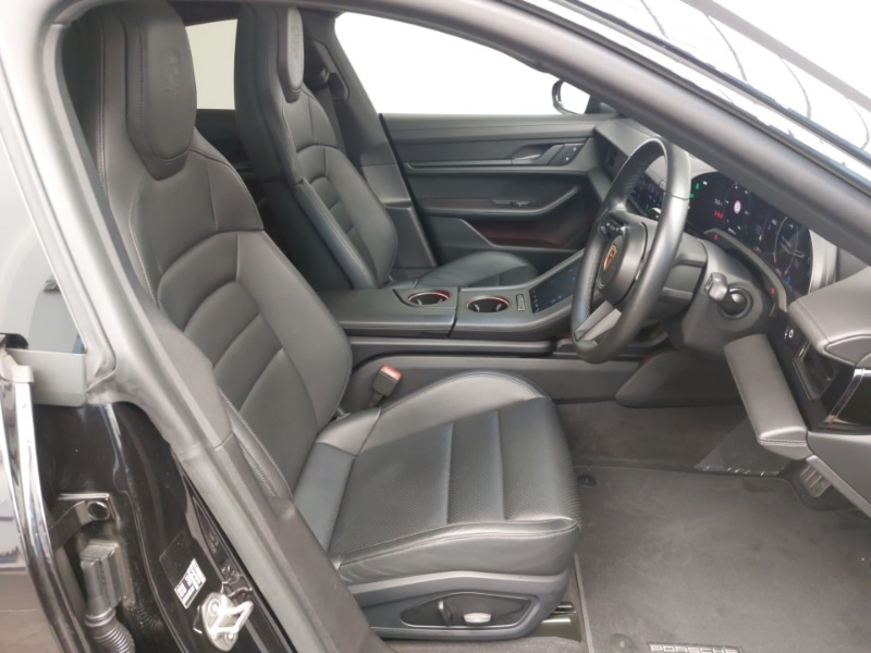 Used Porsche Taycan 2023 for sale - 76708147: Photo 11