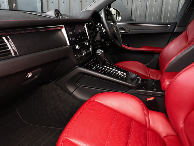 Used Porsche Macan 2023 for sale - 77694784: Photo 2