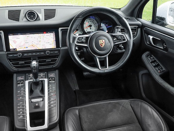 Used Porsche Macan 2020 for sale - 75267258: Photo 2