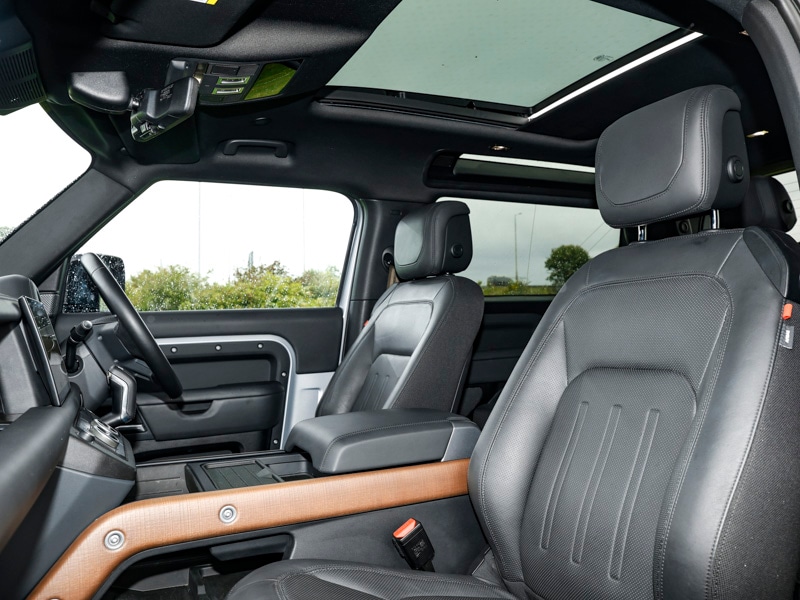 Used Land Rover Defender 2023 for sale - 76771592: Photo 10