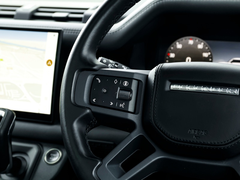 Used Land Rover Defender 2023 for sale - 76771592: Photo 12