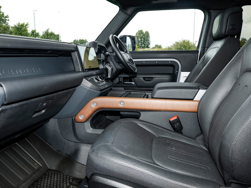 Used Land Rover Defender 2023 for sale - 76771592: Photo 5