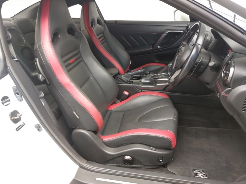 Used Nissan GT-R 2017 for sale - 76427308: Photo 11