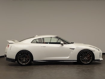 Used Nissan GT-R 2017 for sale - 76427308: Photo