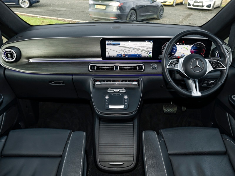 Used Mercedes-Benz V-Class 2024 for sale - 77651920: Photo 2