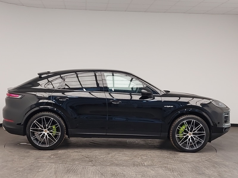 Used Porsche Cayenne 2024 for sale - 77357802: Photo 2