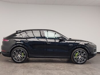 Used Porsche Cayenne 2024 for sale - 77357802: Photo