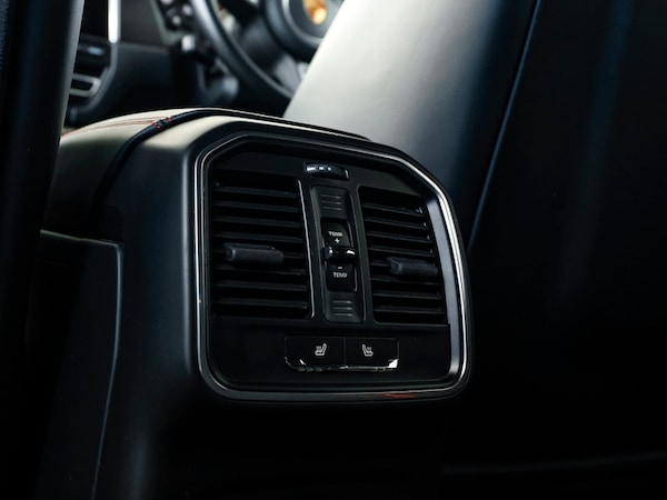 Used Porsche Macan 2020 for sale - 76237964: Photo 10