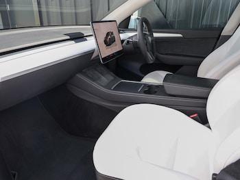 Used Tesla Model Y 2023 for sale - 79048300: Photo