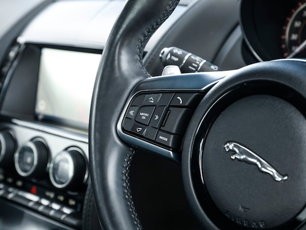 Used Jaguar F-Type 2017 for sale - 76311557: Photo 10