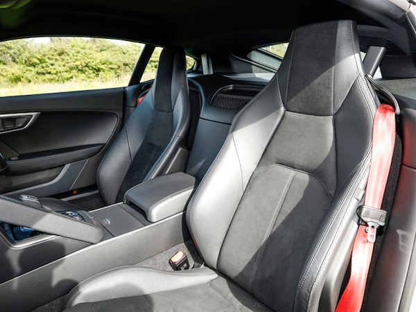 Used Jaguar F-Type 2017 for sale - 76311557: Photo 6