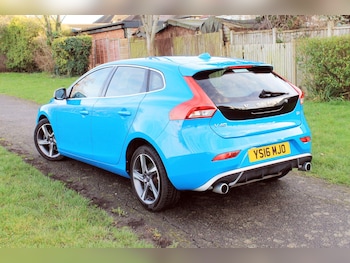 Used Volvo V40 2016 for sale - 79124548: Photo