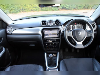 Used Suzuki Vitara 2017 for sale - 79373739: Photo