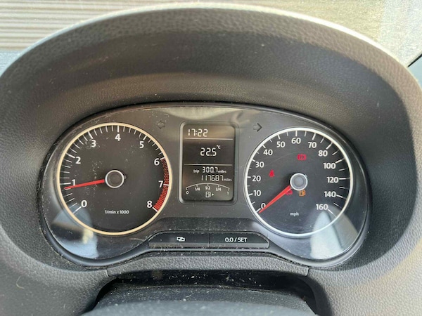 Used Volkswagen Polo 2010 for sale - 75371785: Photo 8