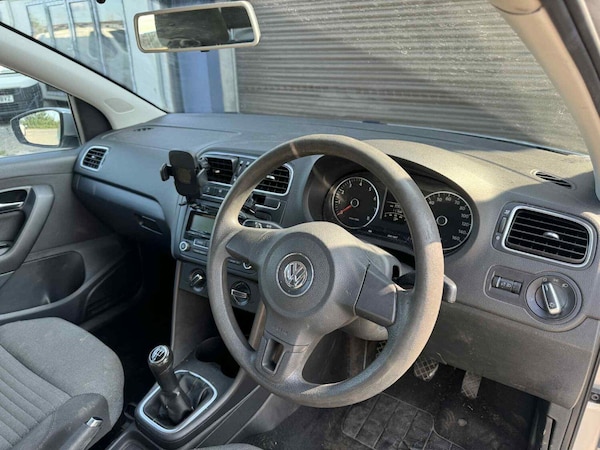 Used Volkswagen Polo 2010 for sale - 75371785: Photo 9