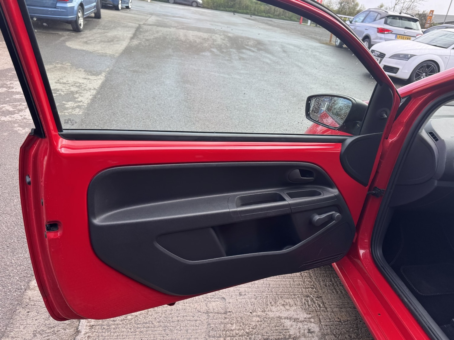 Used Volkswagen up! 2013 for sale - 78090675: Photo 10