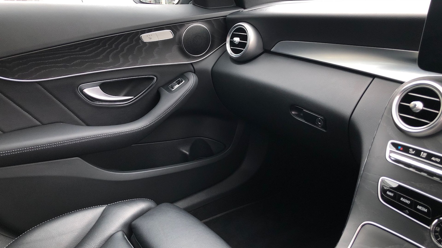 Used Mercedes-Benz C Class 2020 for sale - 77517626: Photo 33