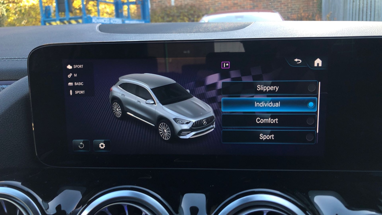 Used Mercedes-Benz GLA 2023 for sale - 77517597: Photo 25