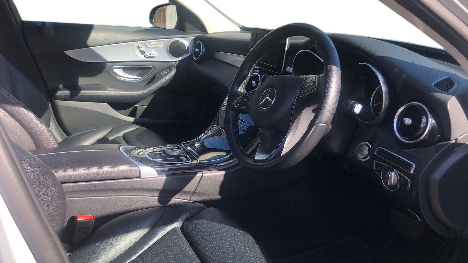 Used Mercedes-Benz C Class 2018 for sale - 76413686: Photo 3